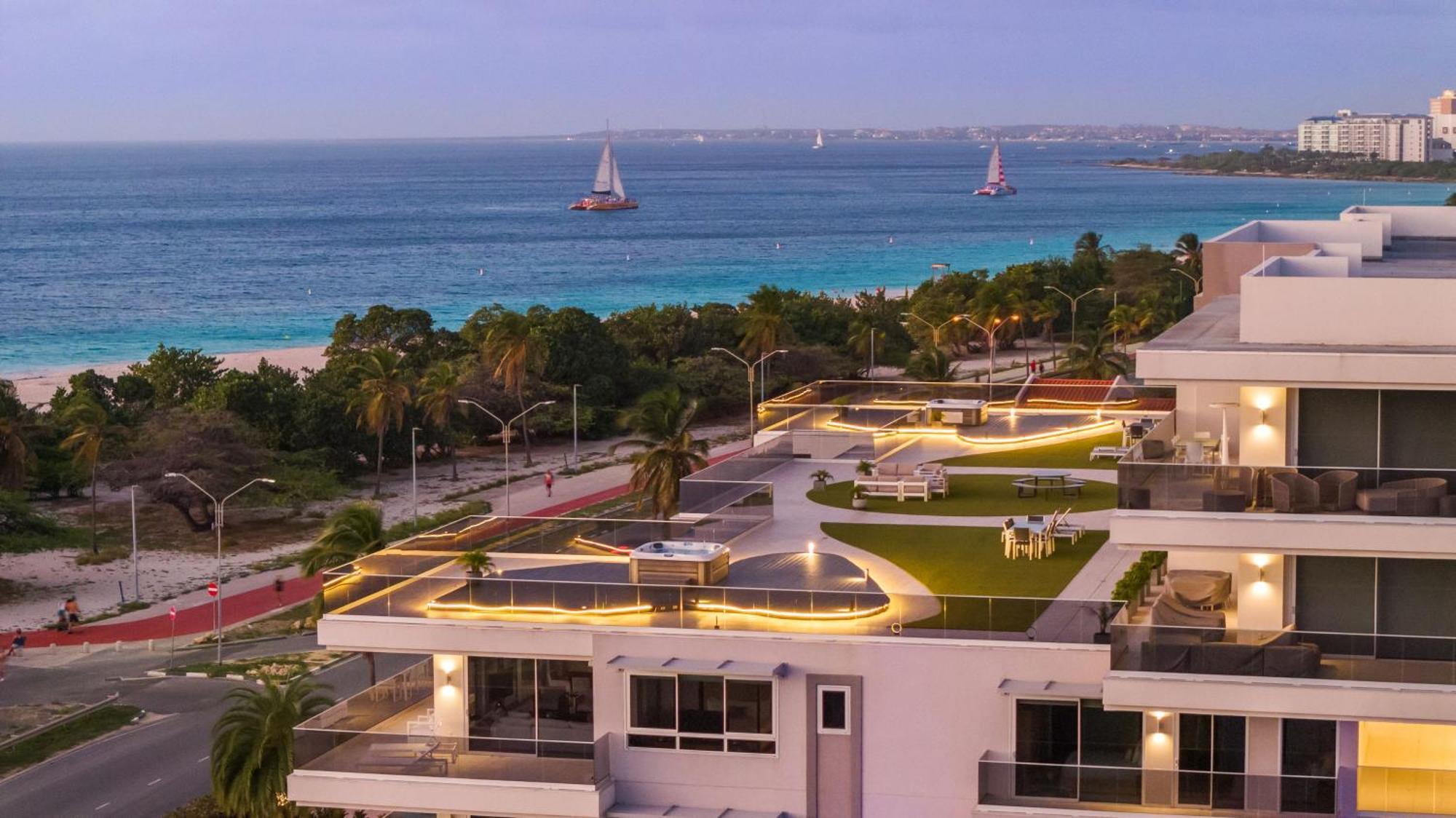 O Condominium Beachfront Residences, By Bocobay Aruba Palm Beach Extérieur photo