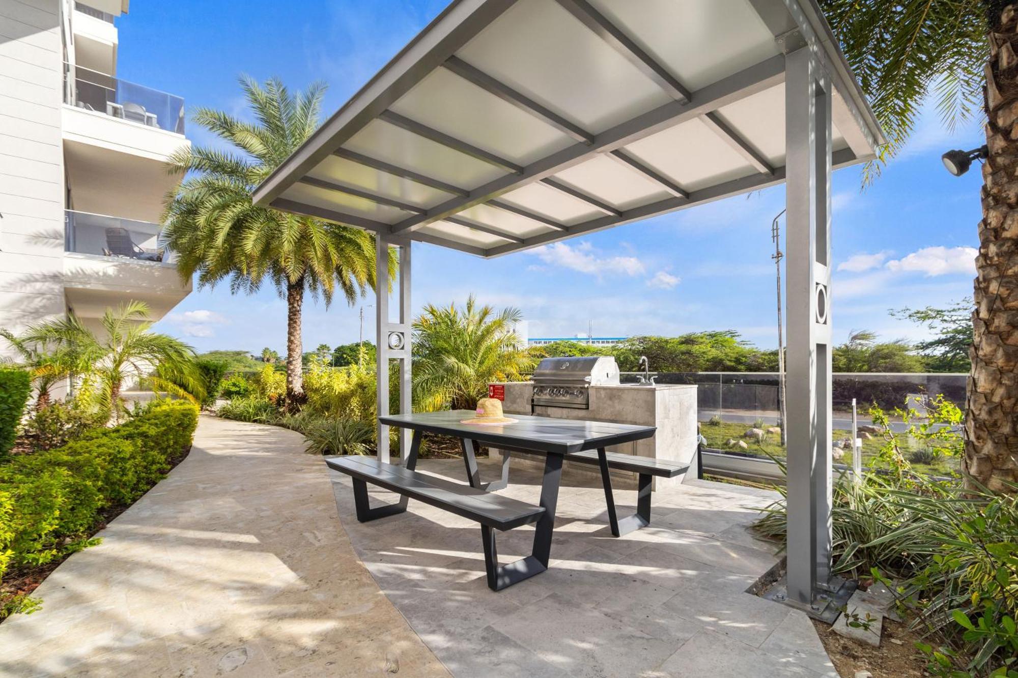 O Condominium Beachfront Residences, By Bocobay Aruba Palm Beach Extérieur photo