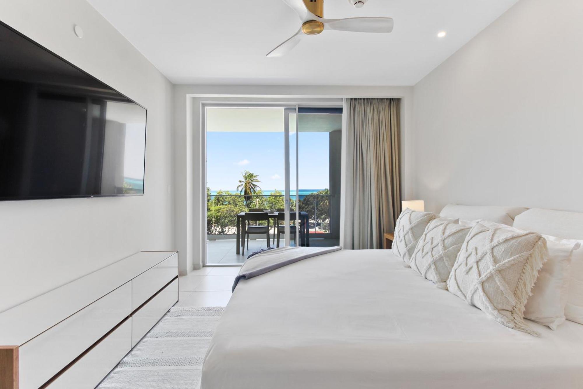 O Condominium Beachfront Residences, By Bocobay Aruba Palm Beach Extérieur photo