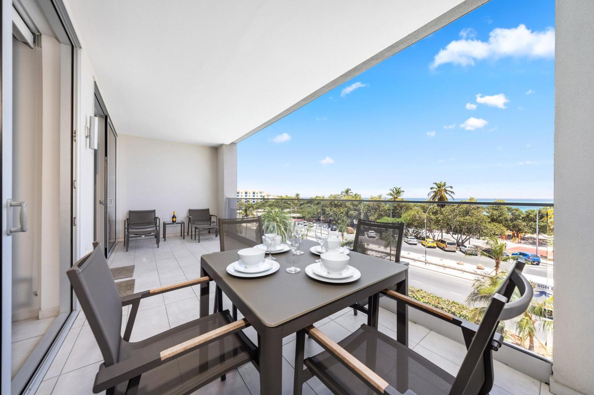 O Condominium Beachfront Residences, By Bocobay Aruba Palm Beach Extérieur photo