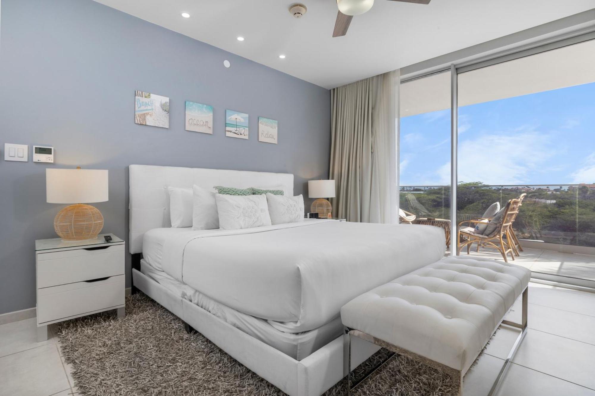 O Condominium Beachfront Residences, By Bocobay Aruba Palm Beach Chambre photo