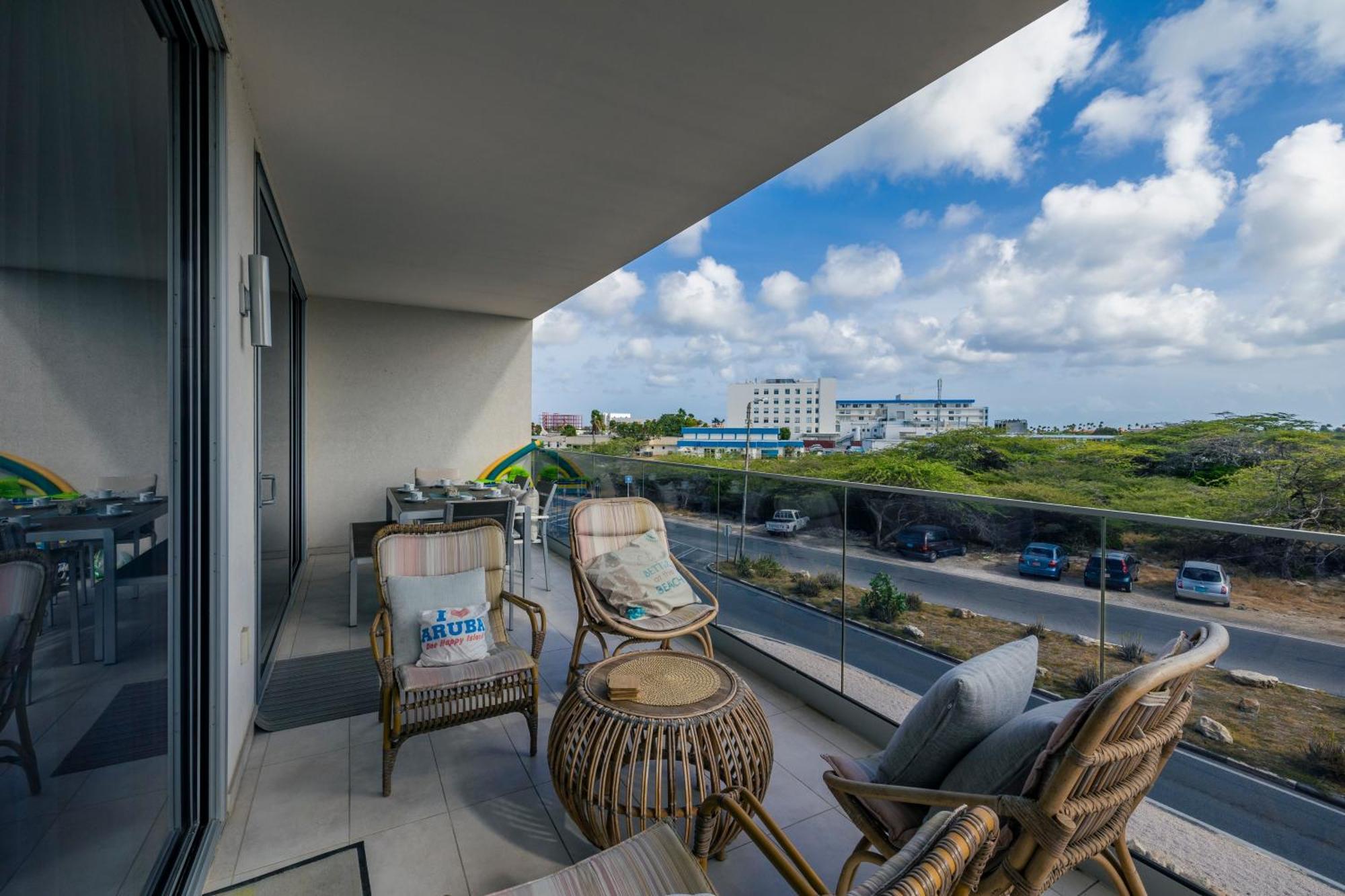 O Condominium Beachfront Residences, By Bocobay Aruba Palm Beach Chambre photo